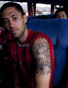 Tatouage Clint Dempsey, tatouage footballeur américain, tattoo de